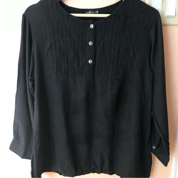 Elegant black blouse with front ribbed detail. Mid chest button down. - Picture 2 of 5